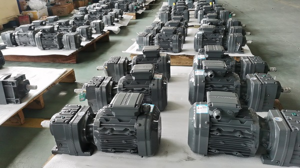 RF167減速機(jī) RF167減速機(jī)