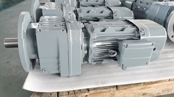 RX167減速電機(jī) RX167減速電機(jī)