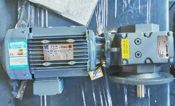 圓木刨片裝置減速機,SF97蝸輪減速機,SF97DM132M4減速電機 圓木刨片裝置減速機,SF97蝸輪減速機,SF97DM132M4減速電機