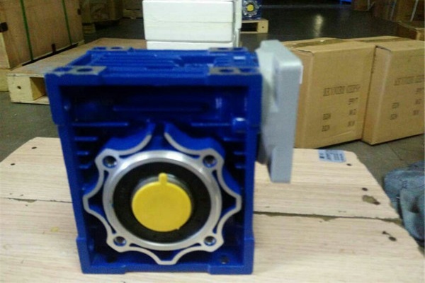 滾圓機減速機,NRV063手搖減速器,NMRV063-15-90B14減速電機 滾圓機減速機,NRV063手搖減速器,NMRV063-15-90B14減速電機