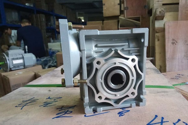 封邊機減速機,NRV090減速機,NMRV090-40-90B5減速電機 封邊機減速機,NRV090減速機,NMRV090-40-90B5減速電機