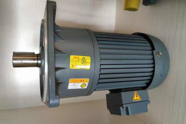 機(jī)械打磨機(jī)減速機(jī),CV28立式減速電機(jī),CV28-200W-15S減速器 機(jī)械打磨機(jī)減速機(jī),CV28立式減速電機(jī),CV28-200W-15S減速器