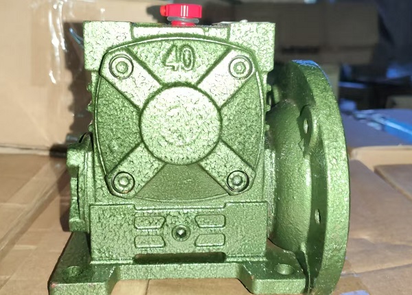 裁切機(jī)減速機(jī),WP鑄鐵蝸輪蝸桿減速機(jī),WPDA135減速電機(jī) 裁切機(jī)減速機(jī),WP鑄鐵蝸輪蝸桿減速機(jī),WPDA135減速電機(jī)