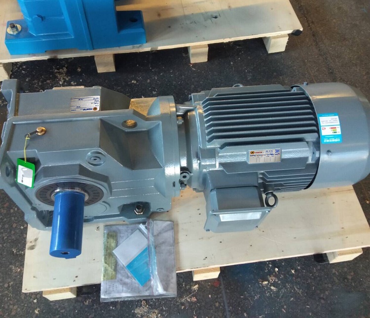 齒輪減速電機(jī)的銘牌 齒輪減速電機(jī)的銘牌